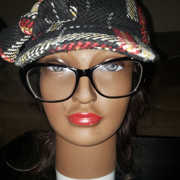 Cute plaid hat with a bow - Picture 5 of 12